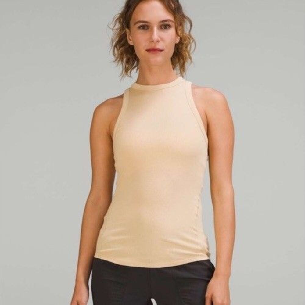 Lululemon Size 4 Hold Tight Crew Neck Tank Top Beige